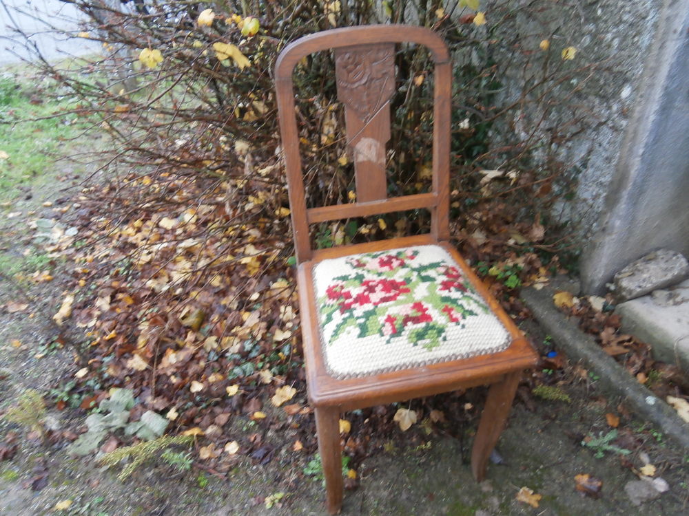 LOT DE 4 CHAISES ANCIENNES 15 Niort (79)