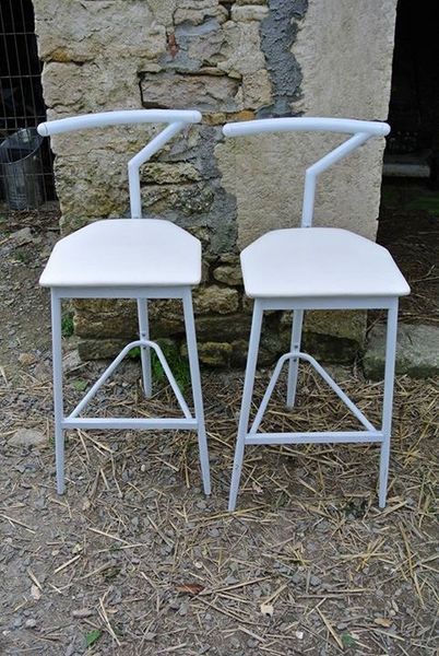 2 chaises de bar blanches 25 La Rochelle (17)