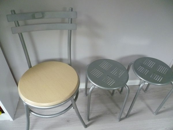 4 chaises de cuisine 2 tabourets 62 Darn�tal (76)