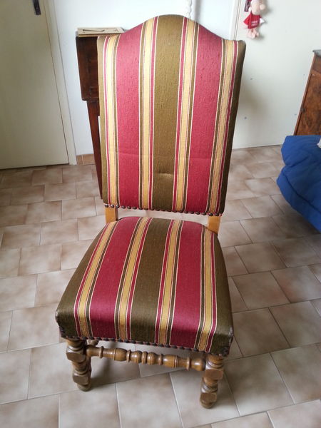 6 chaises style Louis XIII en ch�ne 130 G�n�rac (30)