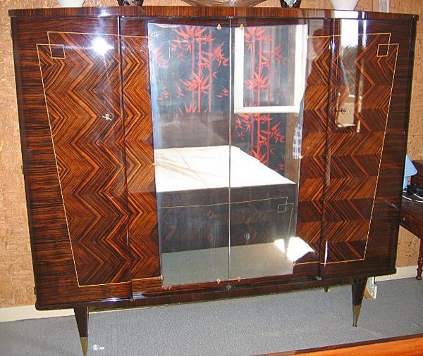 Chambre 3 pi�ces Hyp & Claeys vernis polyester 2000 Oullins (69)