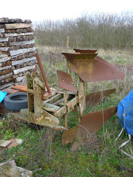 charrue 2 socs r�versible 200 Nitry (89)