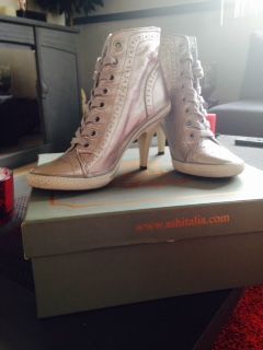 chaussure de la marque BASH 30 Saint-Cloud (92)