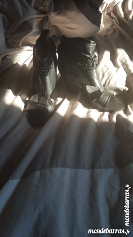 Chaussures avec cha�ne sur le c�t� 10 M�ricourt (62)