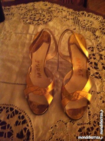 CHAUSSURES FEMMES EN CUIR DORE 50 Boulogne-Billancourt (92)