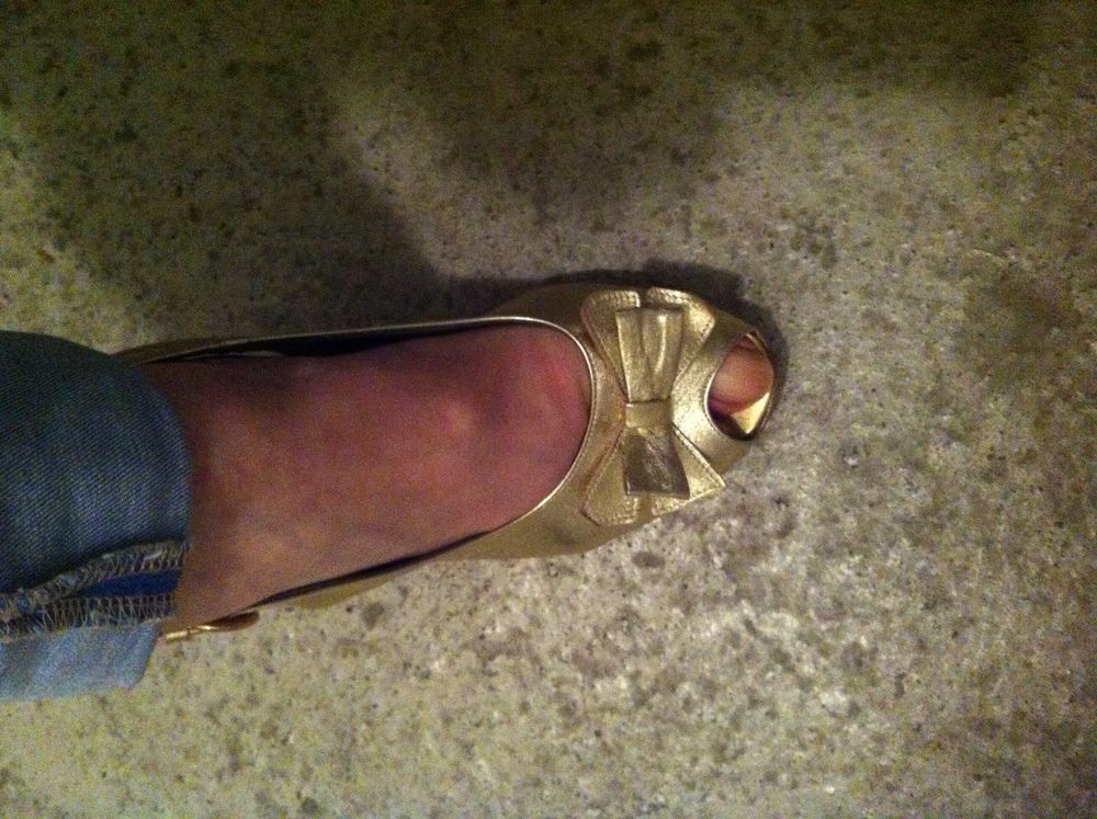 CHAUSSURES FEMMES EN CUIR DORE 25 Boulogne-Billancourt (92)