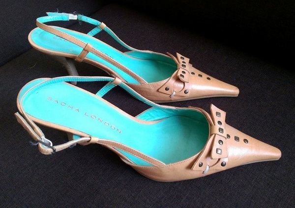 CHAUSSURES NEUVE cuir SACHA LONDON T38
19 Les Essarts (85)