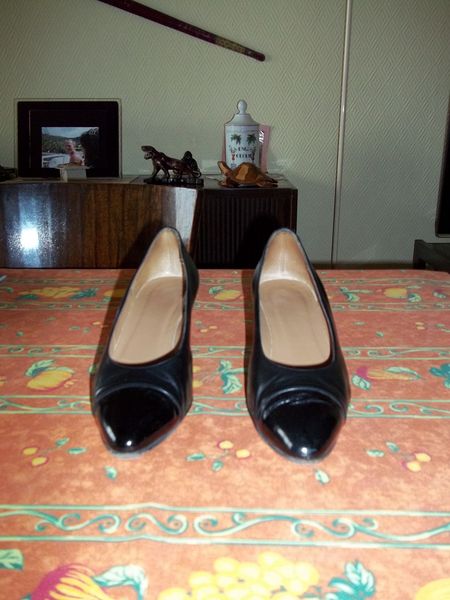 Chaussures noires en cuir 10 L'Ha�-les-Roses (94)