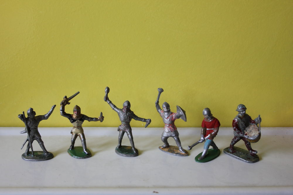 Chevaliers du moyen age aludo ou quiralu 35 Vanves (92)