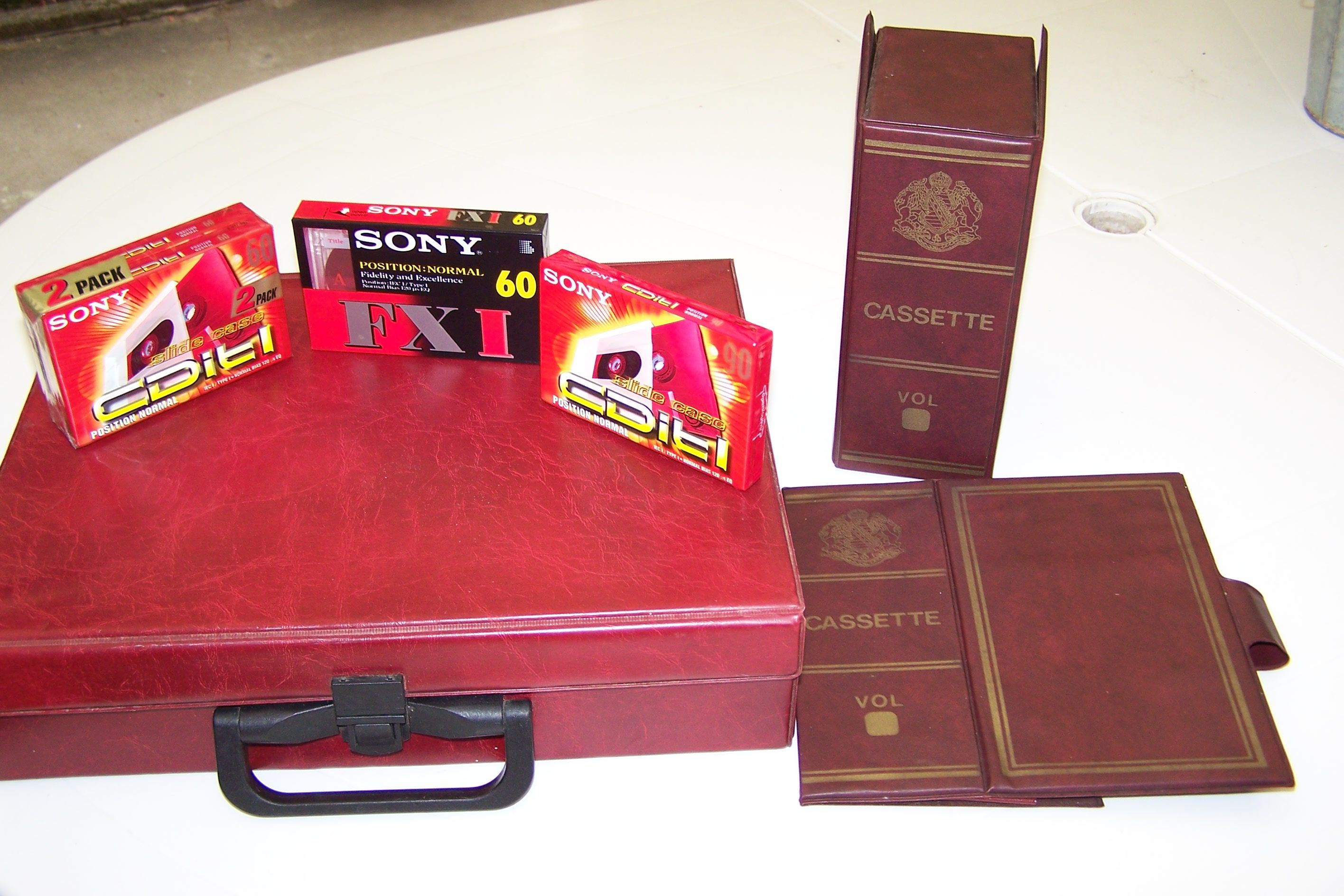 CLASSEUR ET CASSETTES AUDIO 10 Mourenx (64)