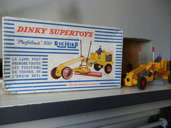  Collection v�hicules chantiers DINKY 1/43 �me 0 Volstroff (57)