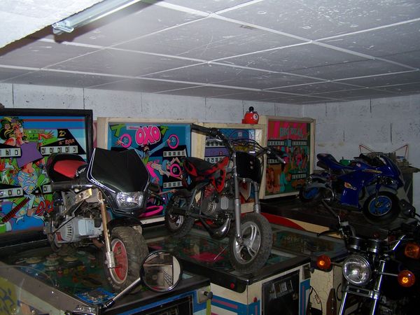 collectionneur recherche vieux flipper de bar a restaurer. 0 Alen�on (61)