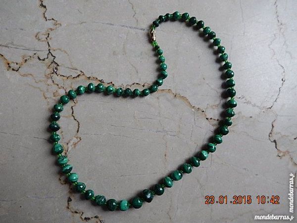 collier en malakite 30 Lyon 3 (69)