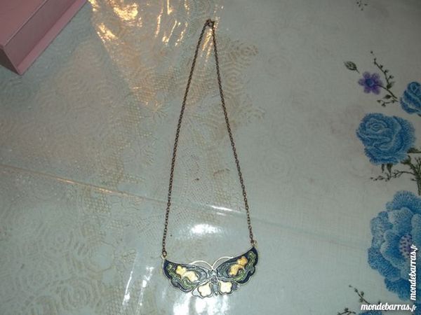 collier papillon 2 Bron (69)