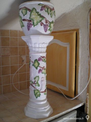 La colone et le pot 60 Salon-de-Provence (13)