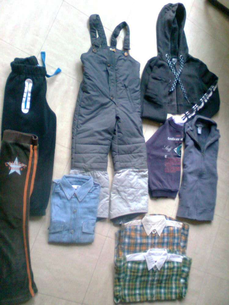 combinaison de ski+v�tements 6 ans - zoe 2 Martigues (13)