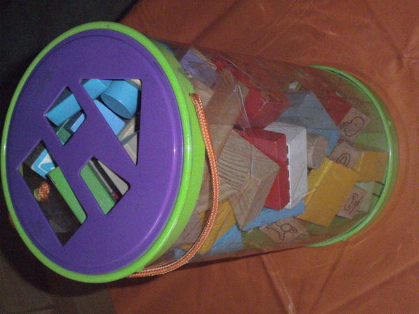 Jeu de construction avec formes en bois 12 Viry-Ch�tillon (91)