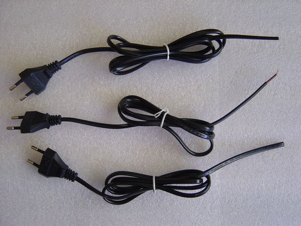 Cordon d'alimentation �lectrique 230V 2,5A 2 p�les 1 Boisset-et-Gaujac (30)