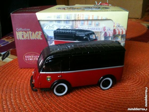 Corgi heritage renault 1000 kg POMPIERS PARIS 20 Courcouronnes (91)