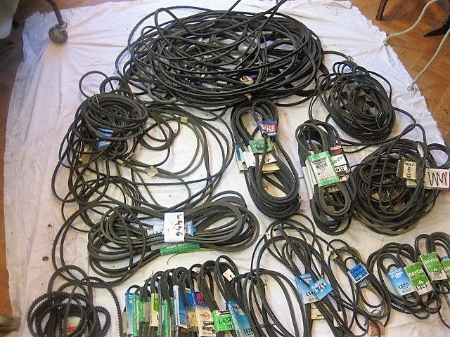 LOT  de 250 courroies Tondeuses-Autoport�s-Motoculteurs 0 Verneuil-sur-Seine (78)