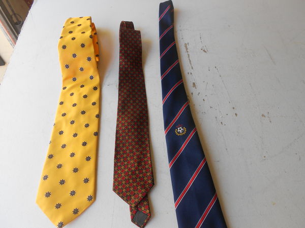 lot de cravates de marque 10 Brie-Comte-Robert (77)