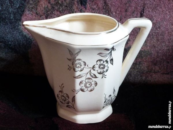 CREMIER pot � lait pichet porcelaine DIGOIN, fleur 4 �cuisses (71)