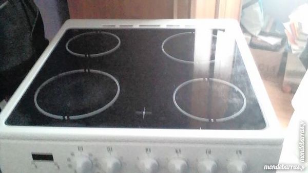 Cuisini�re vitroc�ramique 150 Carvin (62)