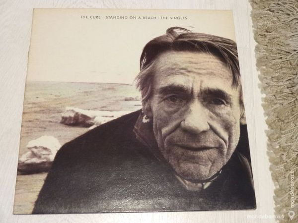 33T THE CURE ?� Standing On A Beach - The Singles 17 Lyon 4 (69)