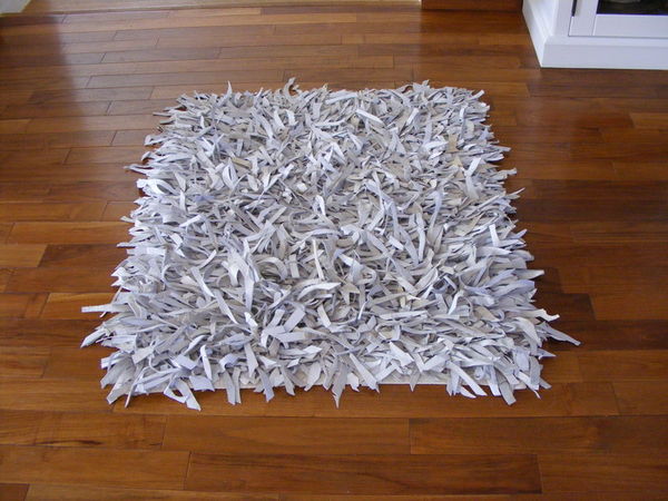 deux descentes de lit en lannieres cuir gris 20 Saint-Saturnin-l�s-Apt (84)