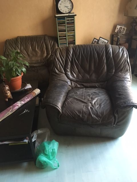 DEUX FAUTEUILS CLUB CUIR GRIS
+ CANAPE 3 PLACES
150 Issy-les-Moulineaux (92)