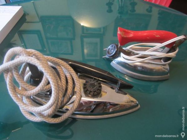 deux fers � repasser de voyage 10 Le Creusot (71)