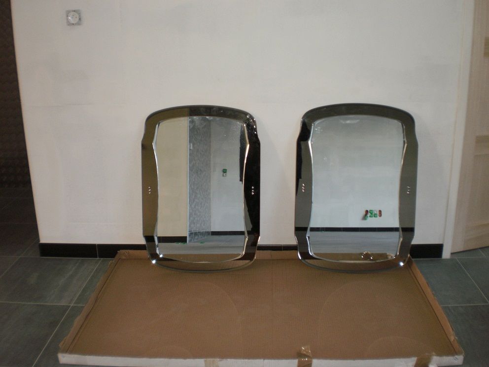 LOT DE DEUX MIROIRS : 40 euros 40 Jonzac (17)