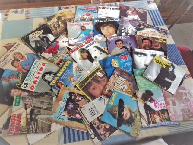 LOT DE 30 DISQUES 45 TOURS 40 �pinay-sur-Seine (93)