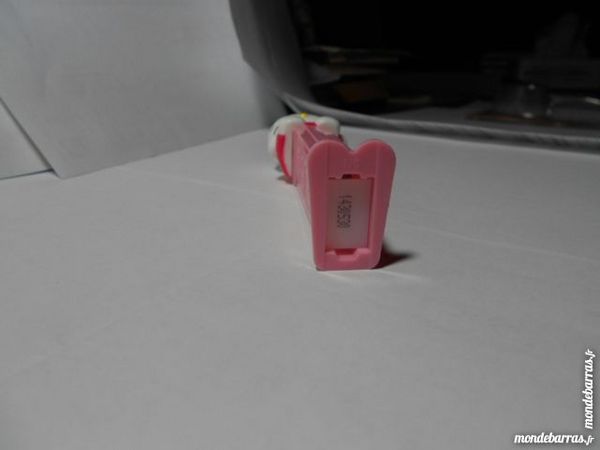 PEZ  DISTRIBUTEUR BONBONS HELLO KITTY 9 Montauban (82)