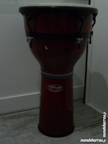 Djemb� Stagg 100 Cl�villiers (28)