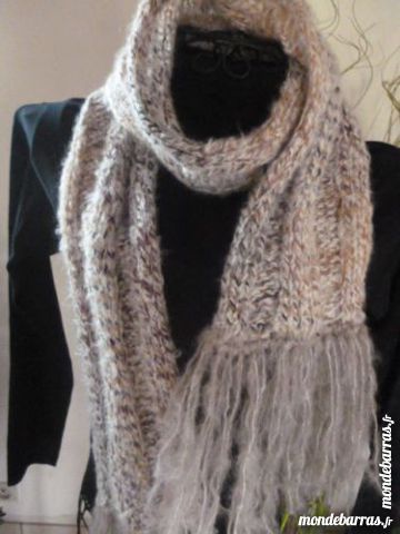 �charpe  tricot�e � la main originale artisanale 12 Argenton-sur-Creuse (36)