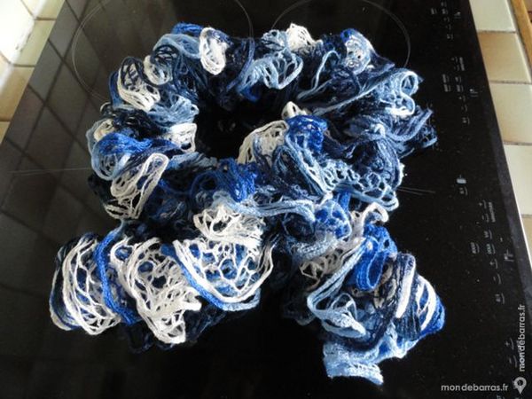 Echarpe volant�e tricot�e printemps 11 Strasbourg (67)