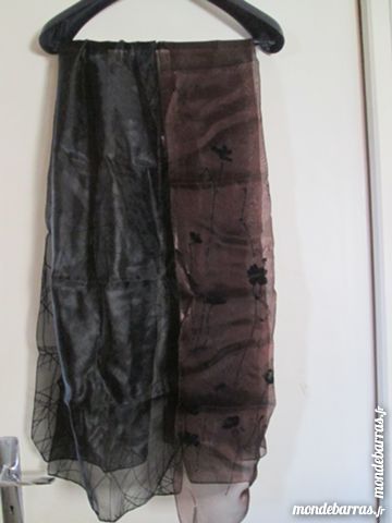 2 Echarpes longues �Salangane� 4 Goussainville (95)