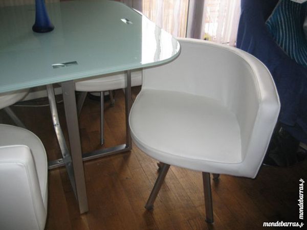 ENSEMBLE TABLE ET CHAISES 200 Paris 15 (75)