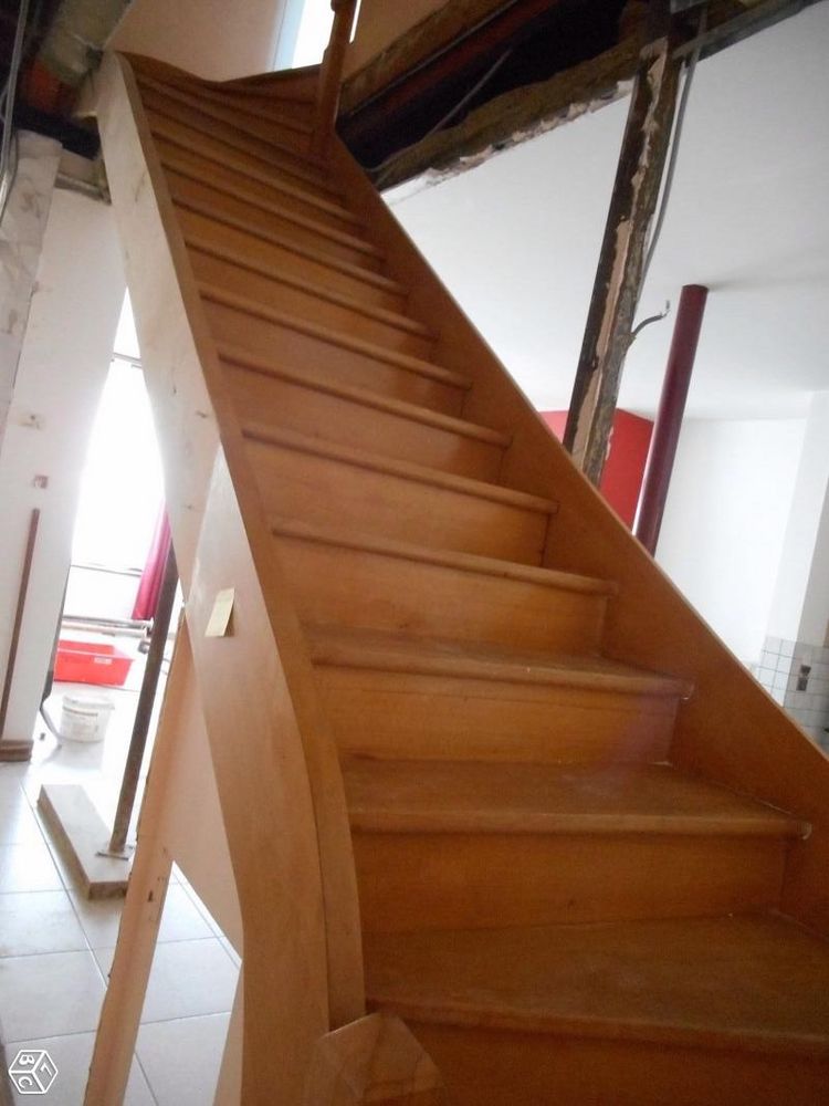 ESCALIER EN BOIS (H�TRE) 350 Saint-Just-la-Pendue (42)