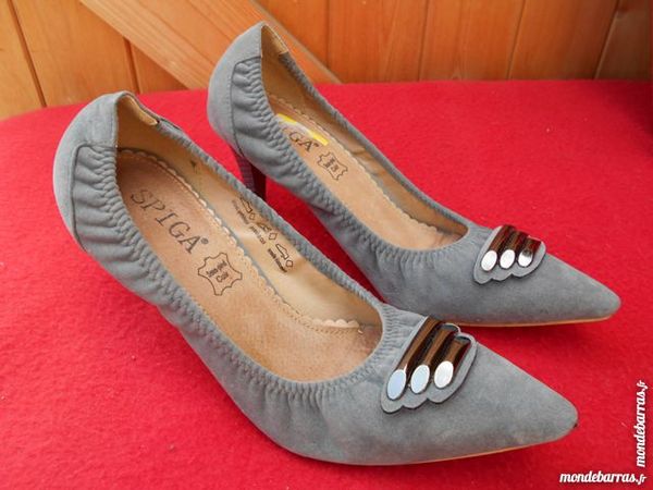 ESCARPINS FEMME � Via Spiga � T. 40 15 Dammarie-les-Lys (77)