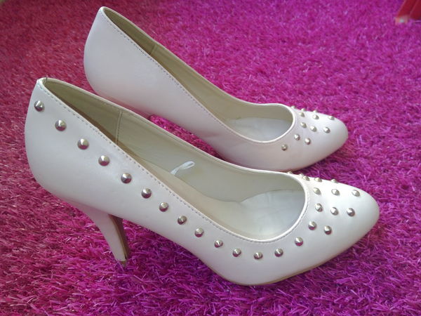 Escarpins rose p�le clout�s T40 0 Villeurbanne (69)