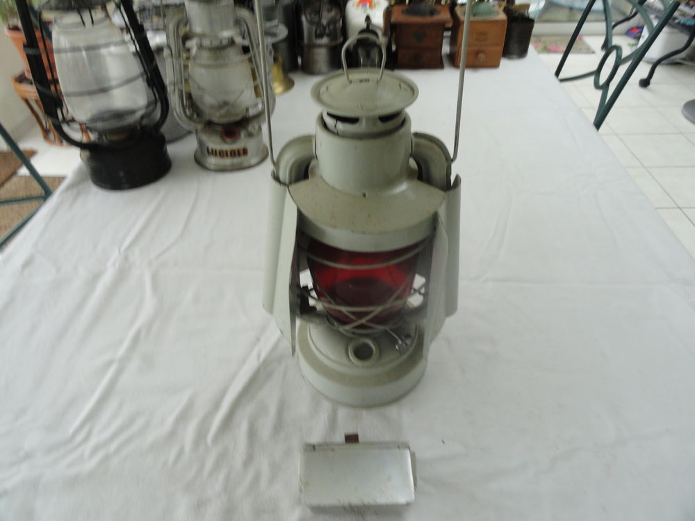 Falot de signalisation + cendrier 55 Sabl�-sur-Sarthe (72)