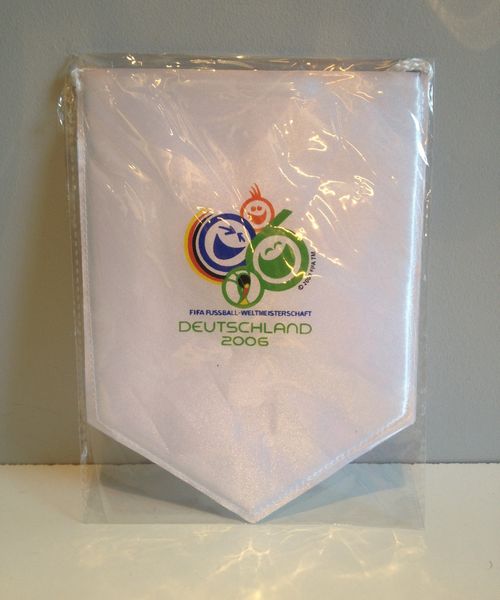 Fanion Coupe du Monde de la FIFA Allemagne 2006. 15 Mont-Saint-Aignan (76)