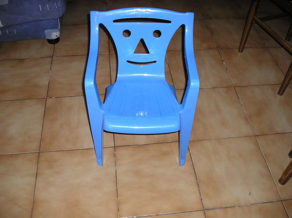 Fauteuil enfant de couleur bleue
5 Sept�mes-les-Vallons (13)