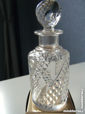 flacon en cristal num�rot� 20 Aulnoy (77)