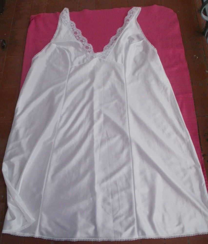 Fond de robe 54/56 Fabrication fran�aise  SOUPLE ,  �cru 5 Montauban (82)