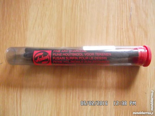 FUSAIN EN BATON 2 Chambly (60)