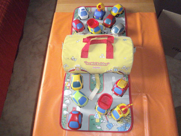 Garage Mini-Bolides en tissus 25 Viry-Ch�tillon (91)