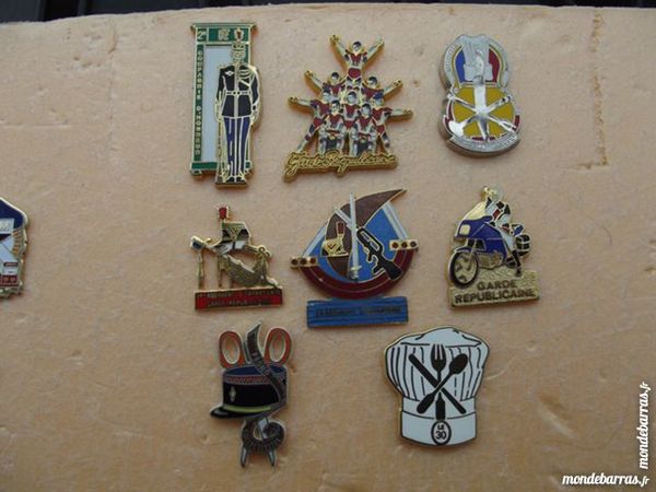 Pin's de la Garde R�publicaine 4 Saint-Vallier (71)